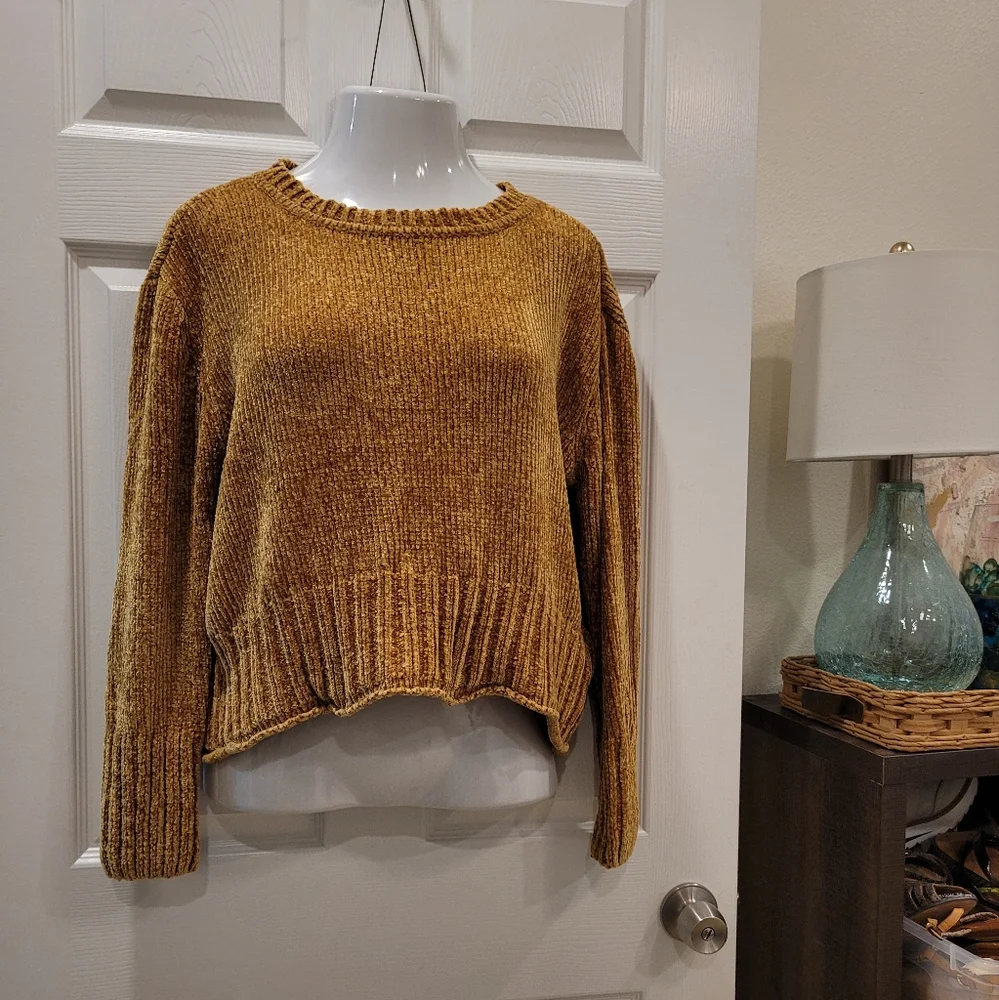 Mustard/Gold chenille hi-lo sweater - Picture 2 of 8
